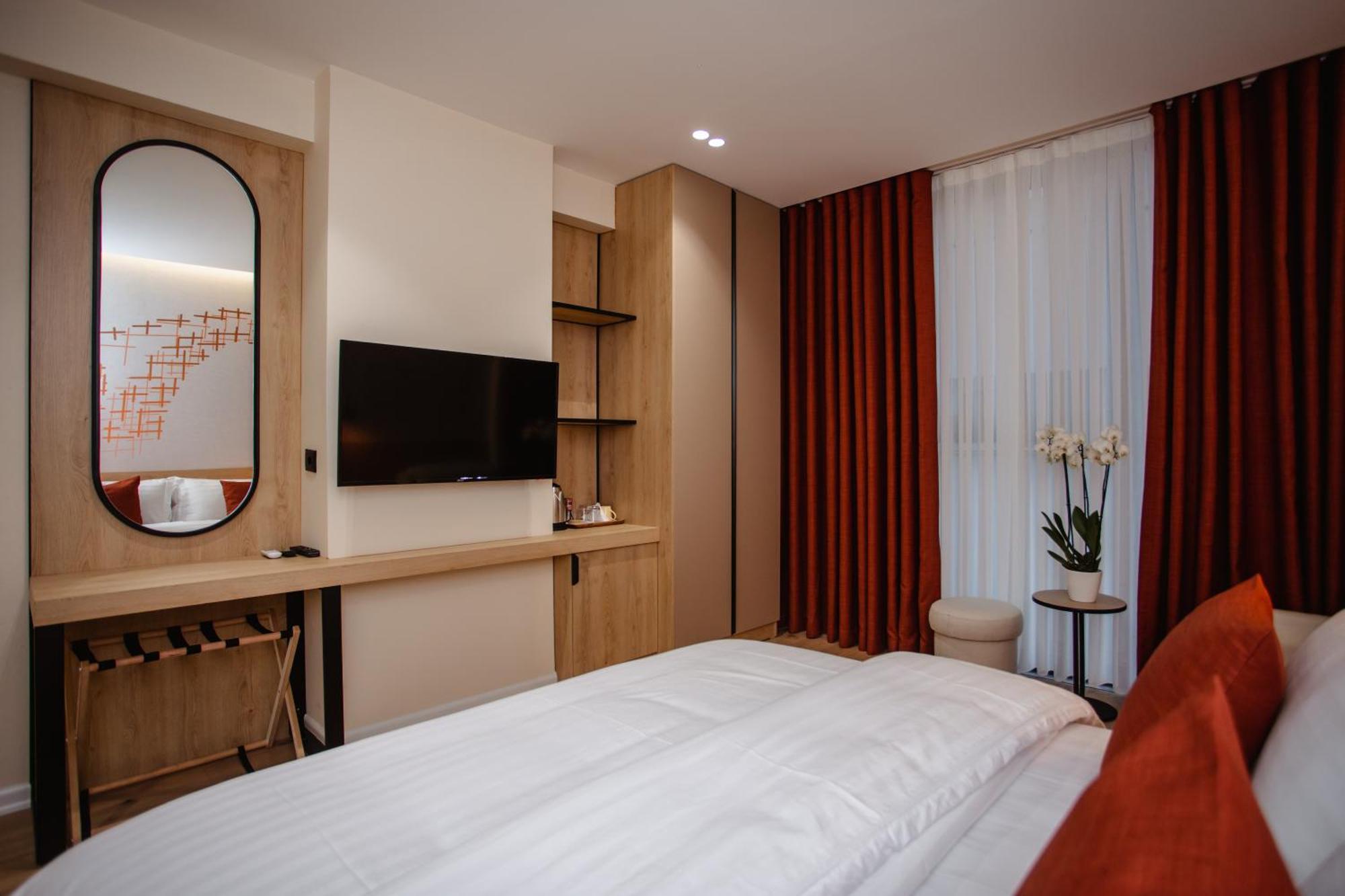 Oro Inn Hotel Shkodër Екстериор снимка