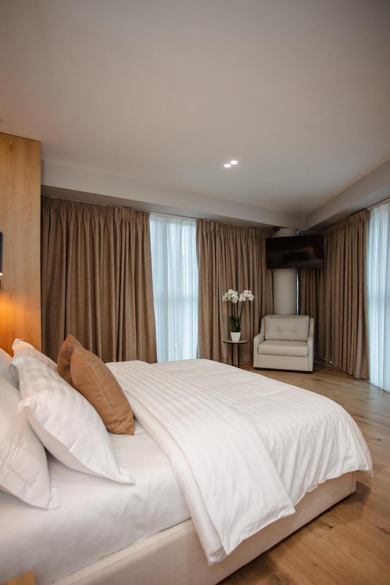 Oro Inn Hotel Shkodër Екстериор снимка
